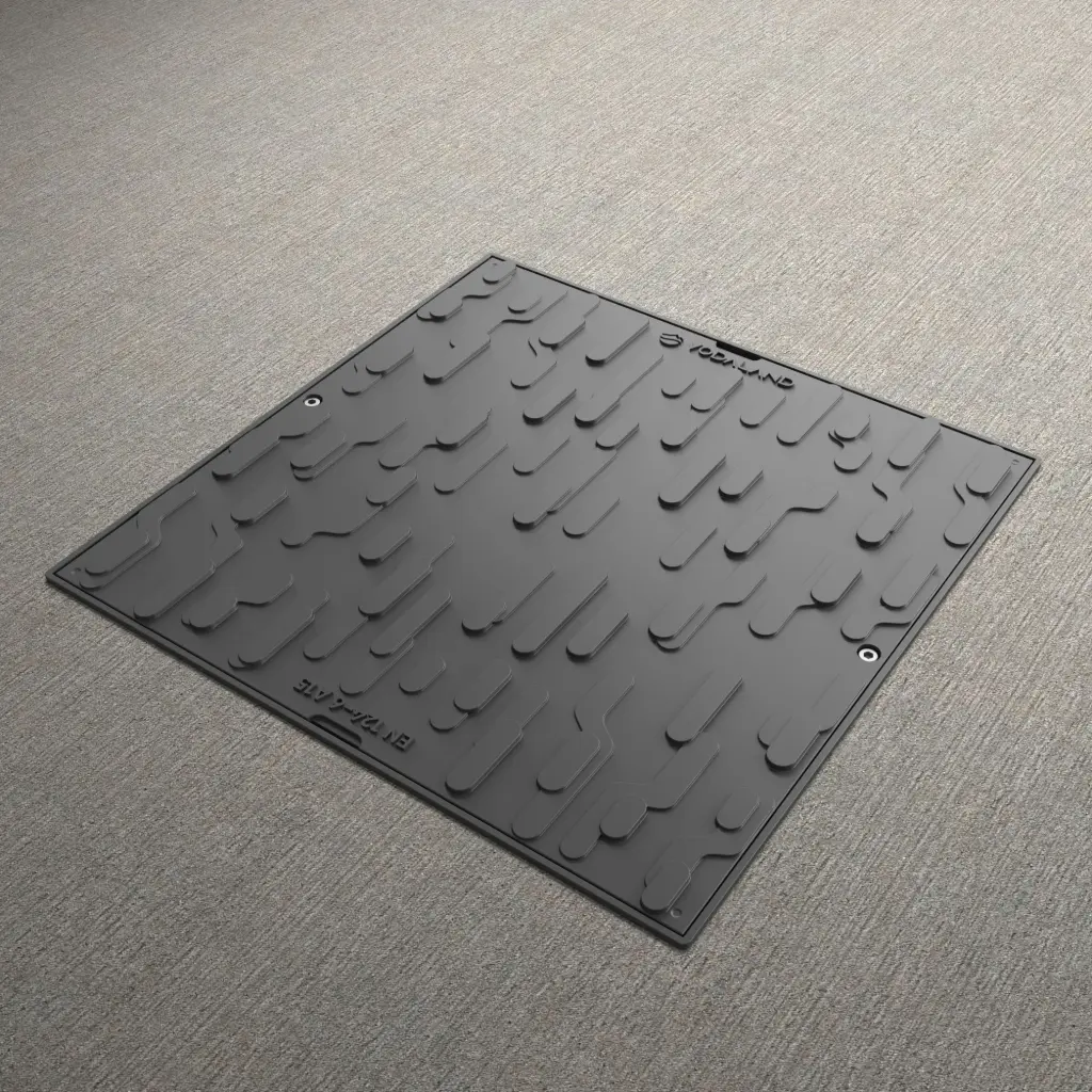 Capac PP Urban negru patrat necarosabil 600x600 PL.430x430 Hext.80 cu inchizator A15 (35486-20) Vodaland