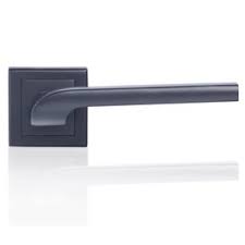 [109045] Maner cu rozeta patrata pentru usa exterior, Siena A002-CE-56-11, aluminiu, negru, 127x53.5mm Yale